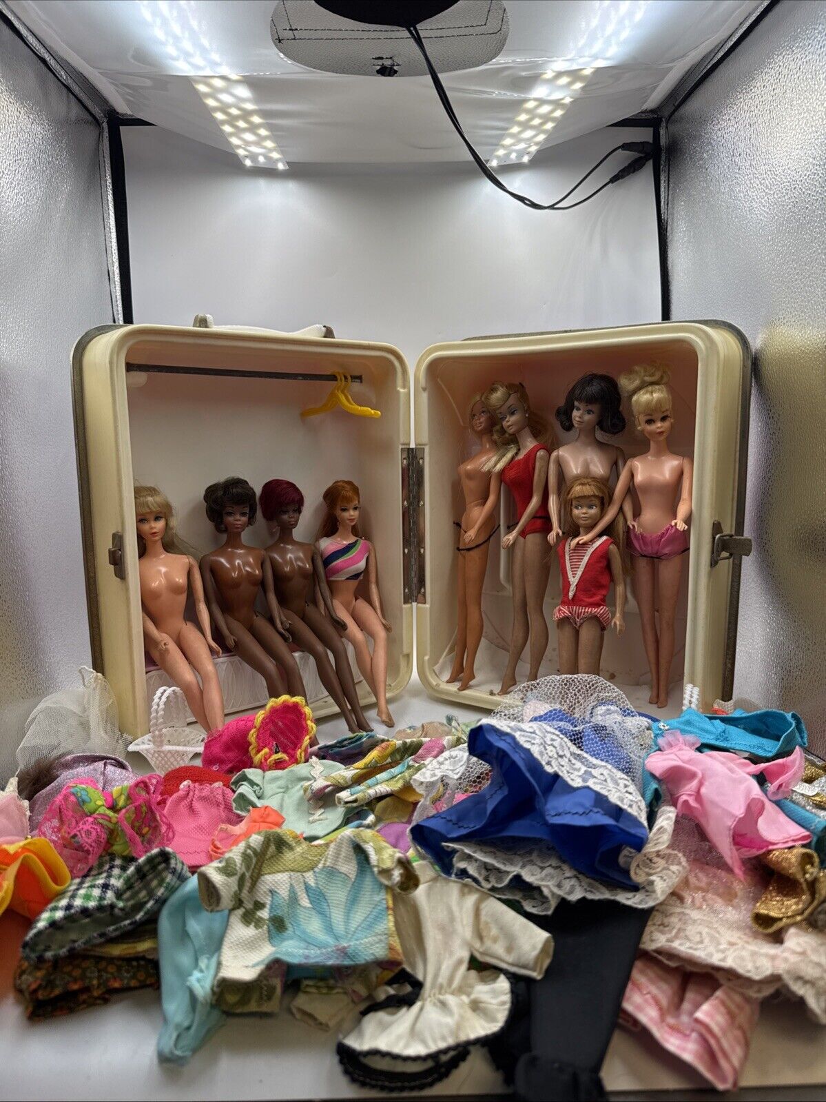 Vintage Barbie Stacey Francie Hard Doll Trunk Case 1968: 9 Dolls & Accessories