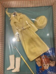 vintage barbie and midge #949 raincoat rare japan 1962 NRFB