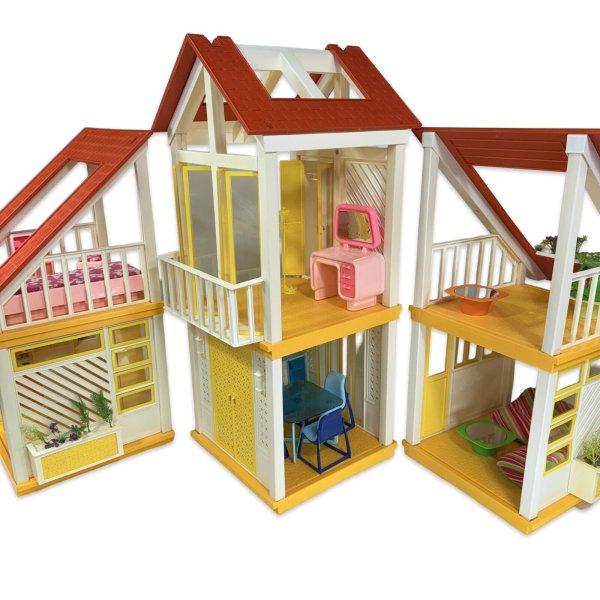 Barbie Dream House - The Famous 1978 A-Frame Original Furniture & Bonus Items