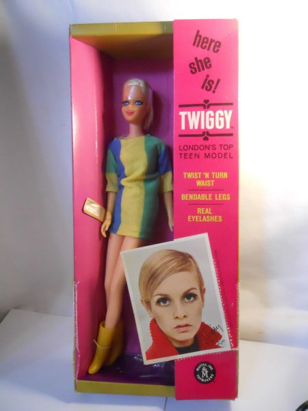 TWIGGY #1185 1967 NRFB No cello Barbie