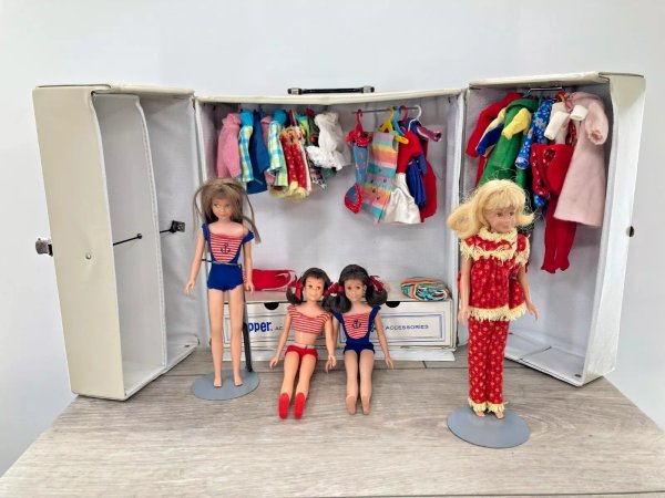 Vintage Skipper Skooter Barbie Dolls Outfits Storage Case Collector Lot Fun Time