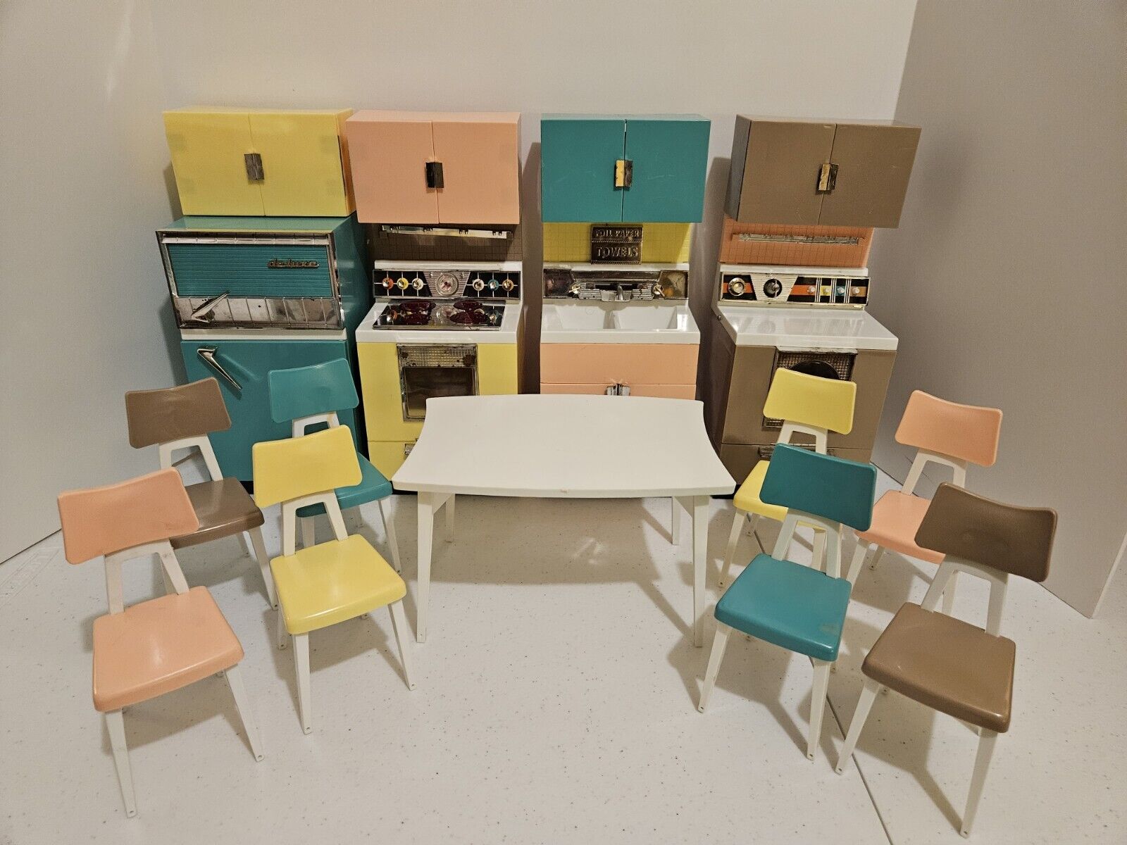1960's VTG Barbie Dream Kitchen Produced by Deluxe Reading Corp MCM Mid Century