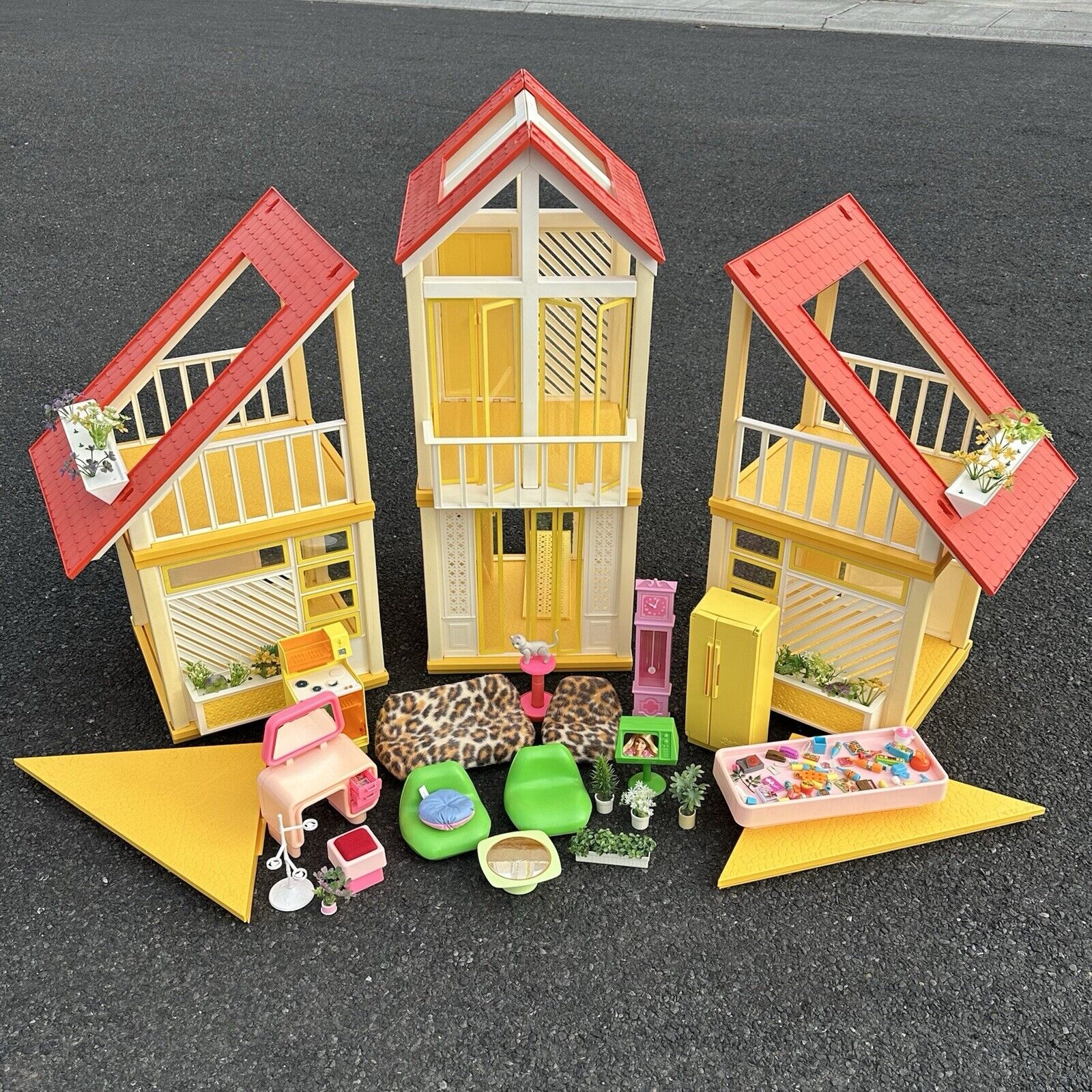 Vintage Mattel Barbie 1978 A Frame Dream House Dollhouse + Furniture Accessories