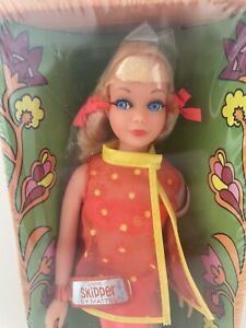 Vintage Twist & Turn Skipper Barbie With Sausage Curl Hair Never Removed Box