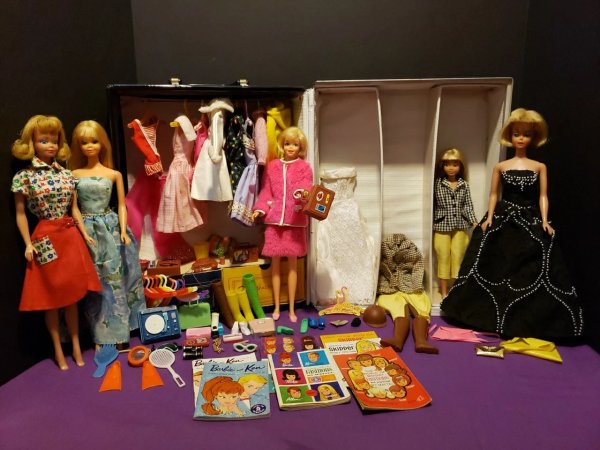 Vintage 1960s Barbie LOT American Girl Midge Casey Skipper Francie Clothes Case