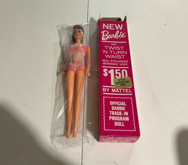 VTG Mattel Twist N Turn Barbie W Trade in Box Dark Brown Hair #1162