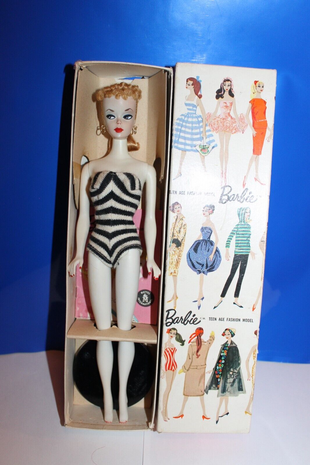 Vintage Barbie Ponytail # 2  - TM Box,  TM Stand