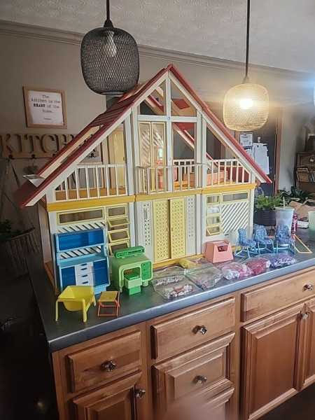 Vintage 70s Aframe Barbie Dreamhouse With Furniture & Accessories