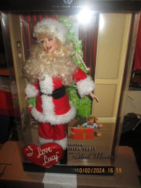 ON I LOVE LUCY LUCILLE BALL HAD BEST FRIEND ETHEL WHO DRESSED LIKE SANTA NRFB!