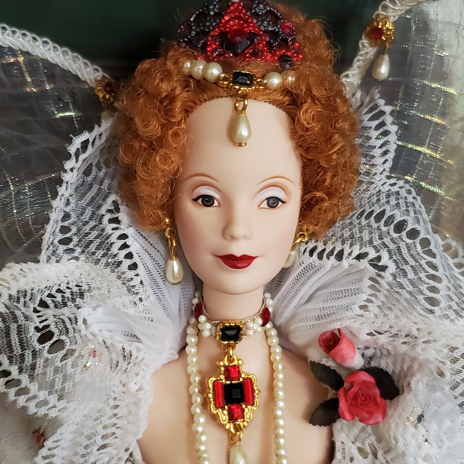 LBR1 ~ RARE GOLD LABEL ROYALTY SERIES QUEEN ELIZABETH I BARBIE DOLL IN BOX B3425