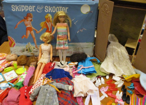 Vtg Skipper Skooter Doll Case Barbie Ken Wardrobe Twiggy 1960s Shoes Phone Lot