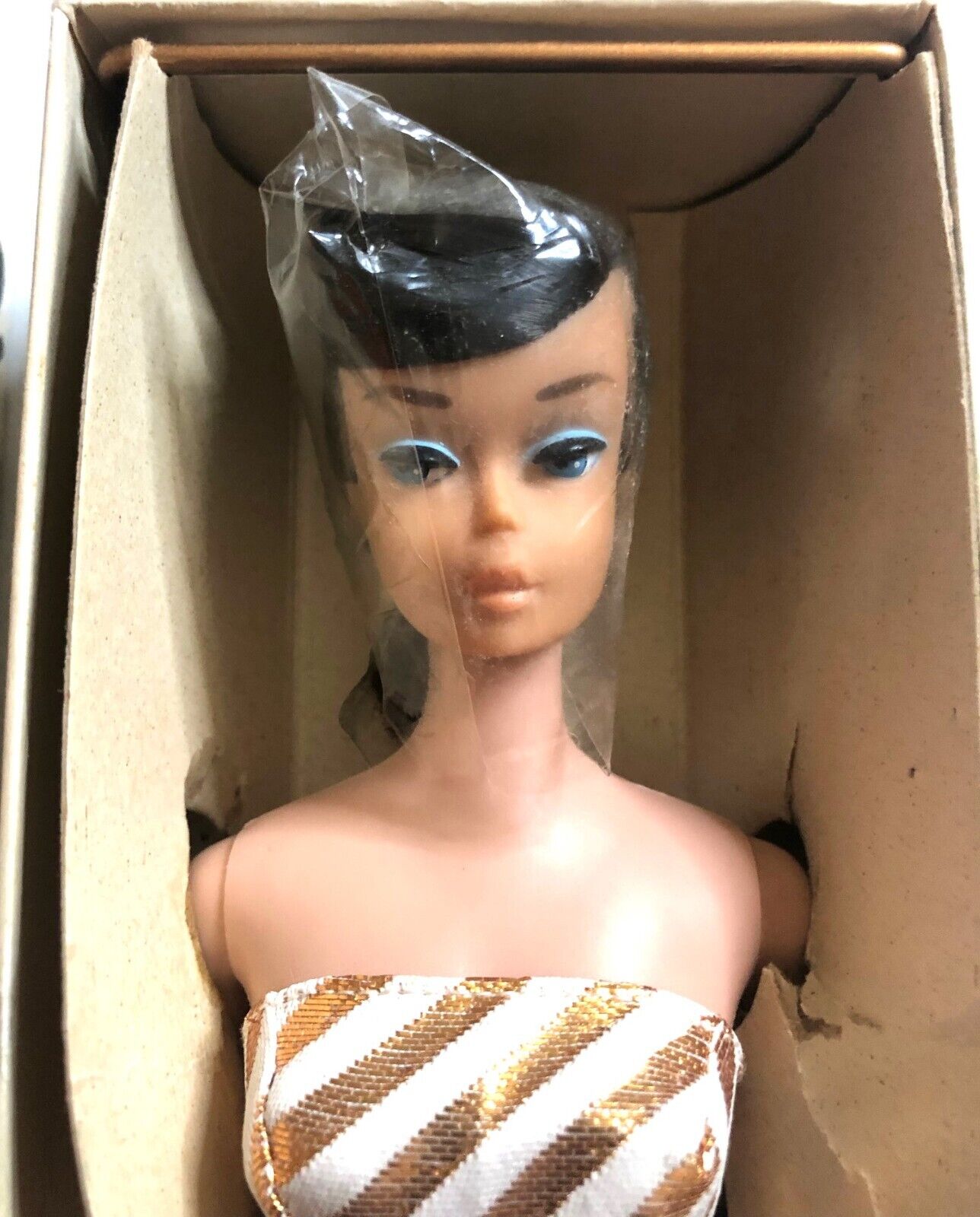 Vintage Barbie Doll BRUNETTE SWIRL PONYTAIL EUROPEAN NRFB NM BOX FASHION QUEEN