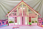 RARE PINK! Vintage 1978 Barbie DreamHouse Mattel WITH A LOT OF FURNITURE!