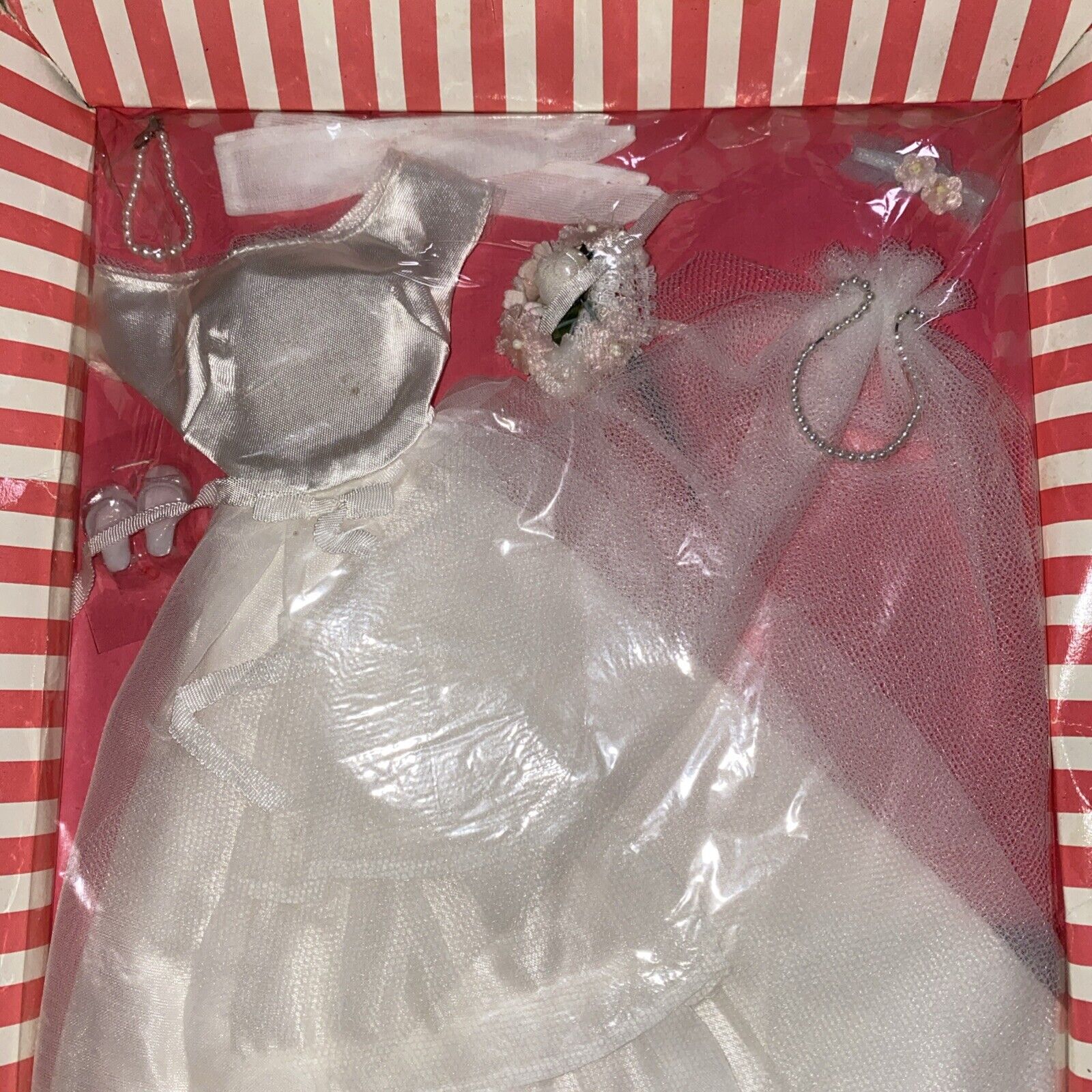 Vintage BARBIE BRIDE'S DREAM  #947 MIP NIB NRFB EXCELLENT!