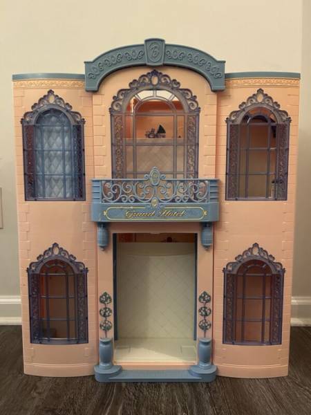 Vintage Mattel 2001 Barbie Grand Hotel with Phones & Elevator - Incomplete