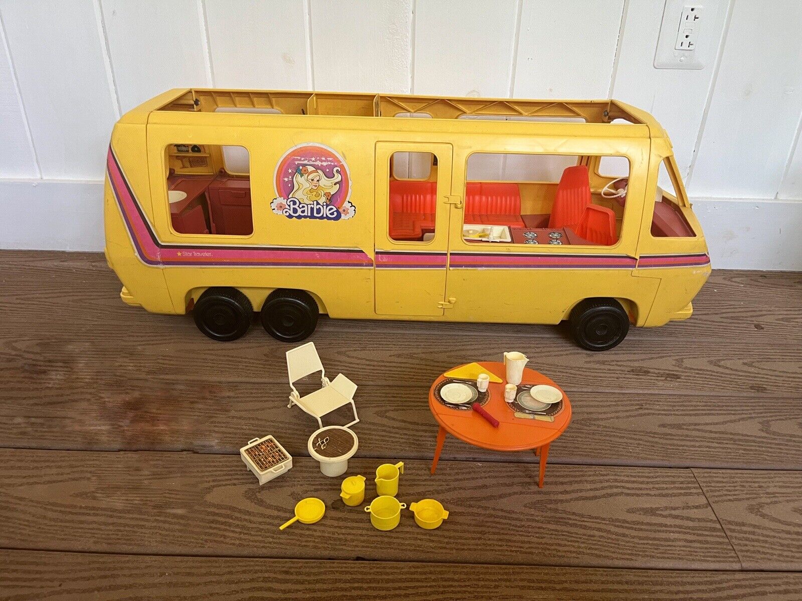 Vintage 1976 Barbie Star Traveler Eleganza RV Motor Home Camper Display Play Set