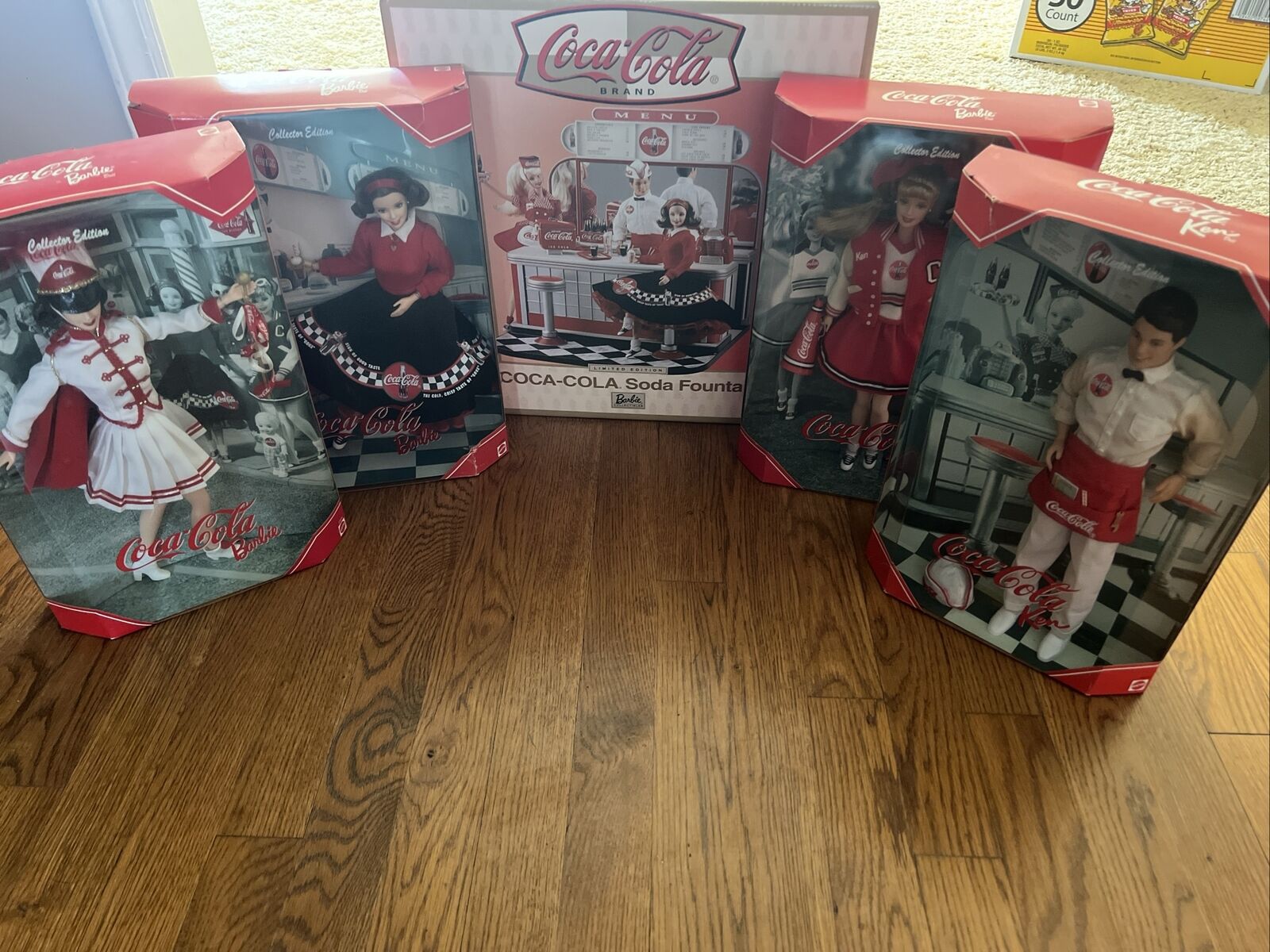 2000 Barbie Coca Cola Soda Fountain With Ken And 3 Barbies New In Factory Box