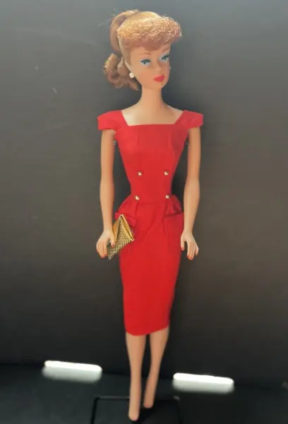 Stunning Solid Titan Ponytail Barbie In Red Sheath Sensation #986 / Gold Purse