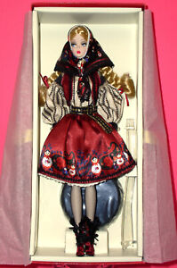 2010 Mattel Barbie Fashion Model Collection Silkstone Mila Doll T7672 NRFB