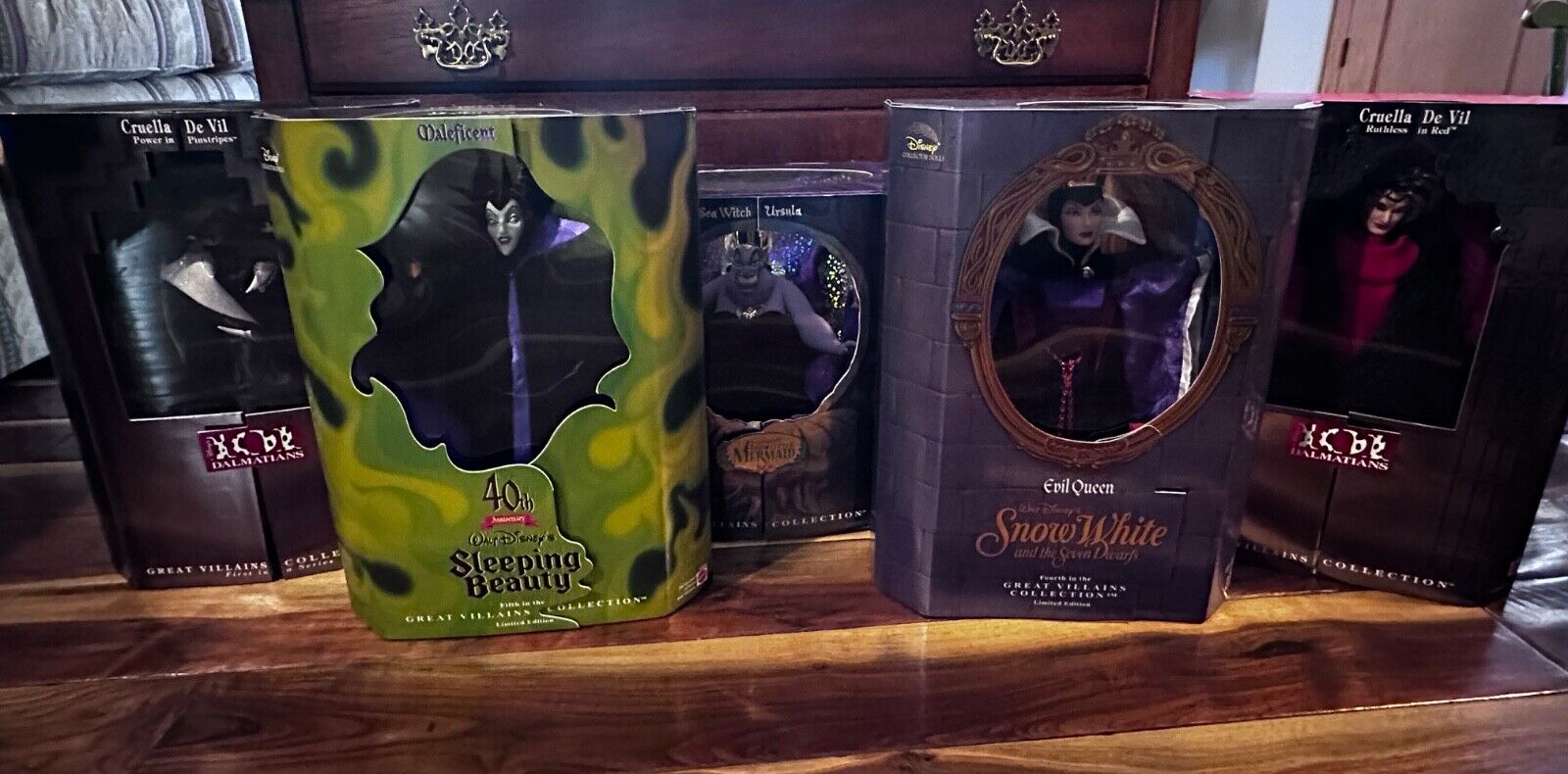 Disney’s great villains  collection of five barbies