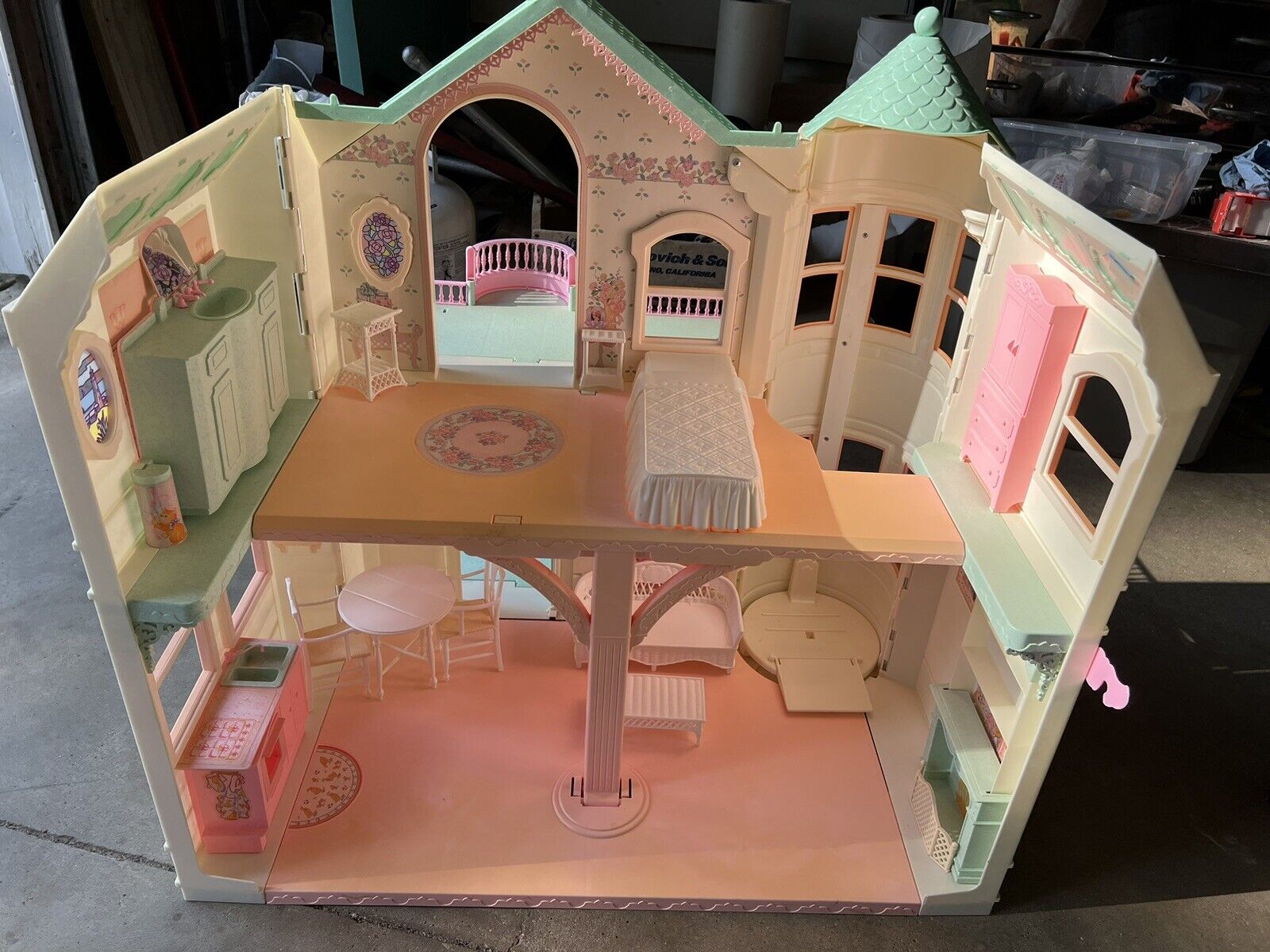 Vintage Barbie Deluxe Dream House Playset 18638 Mattel 1998 Part Furnished w/box