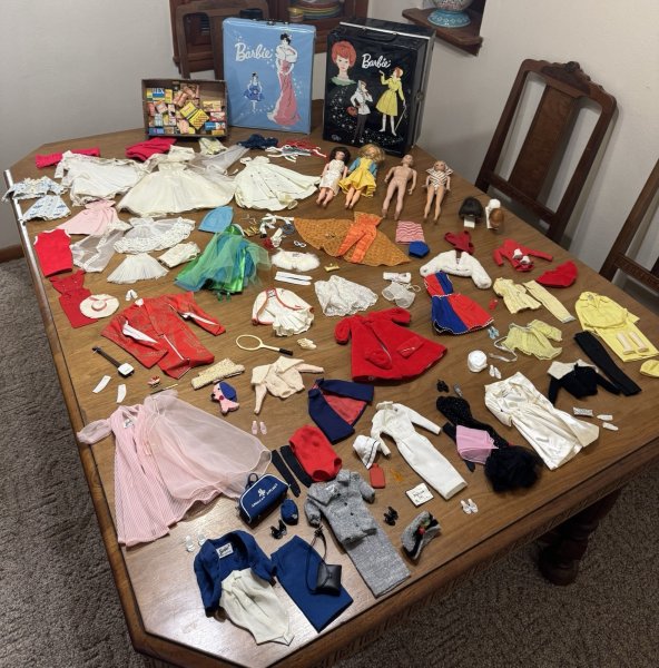 Collectors ~ VTG Barbie 60s Clothing Case Fashion Queen Ken Tressy Large LOT
