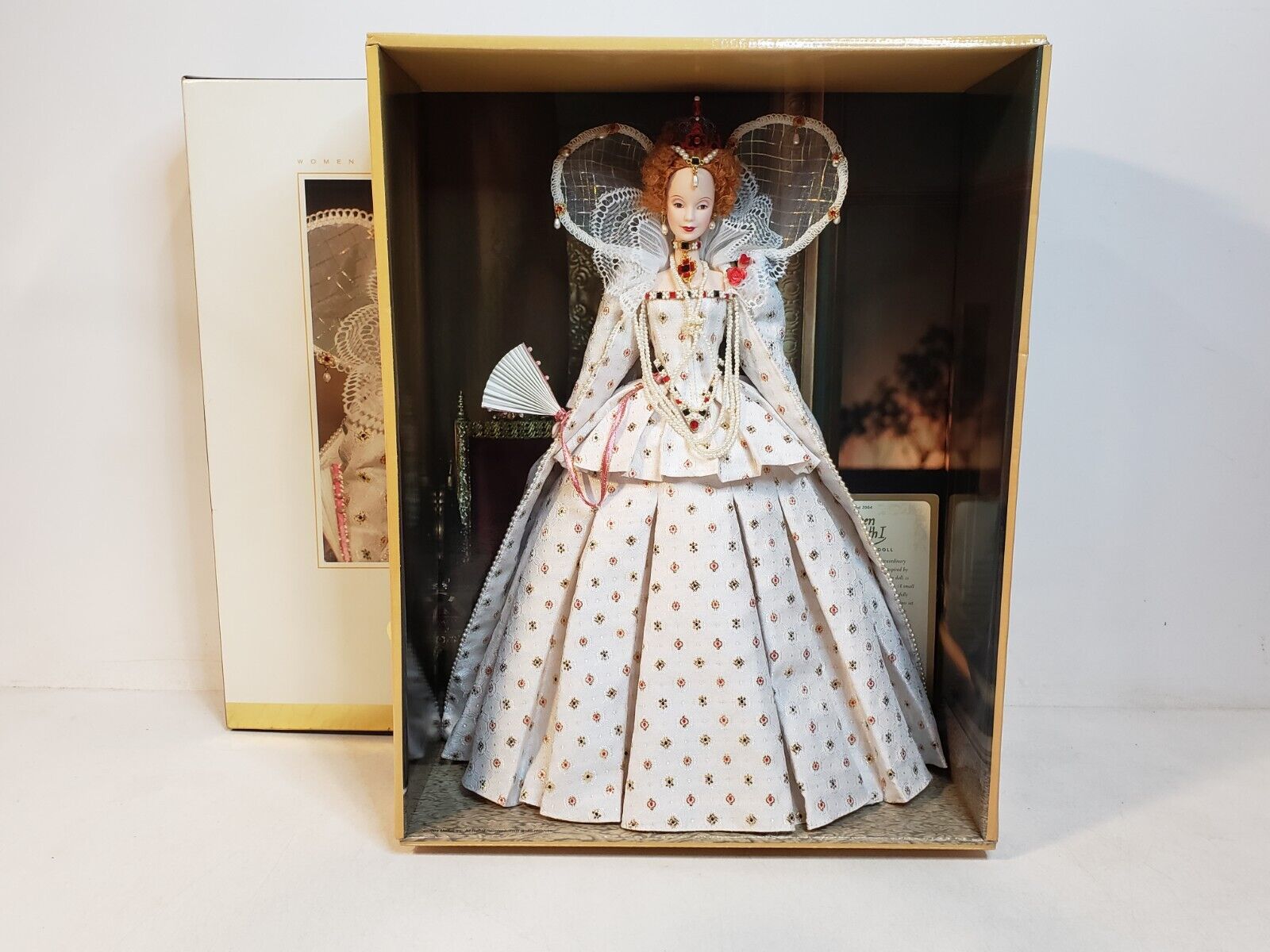 QUEEN ELIZABETH I BARBIE DOLL 2004 GOLD LABEL MATTEL B3425 NRFB