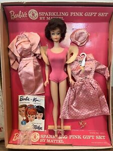 RARE!! Vintage Barbie Doll HTF Brunette Sparkling Pink gift set in original box!
