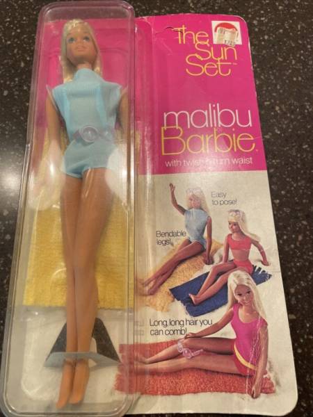 Boxed 1970 Malibu Barbie Doll Mattel Sunset Twist n Turn no 1067 with sunglasses