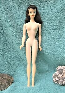 Vintage No. 3 Ponytail Barbie #850 w/ Original Box, Stand, Accessories.