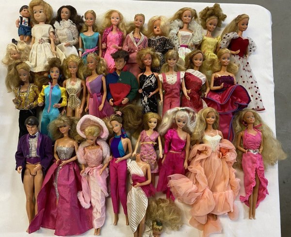 Vintage Lot 28 Barbie&Friends Dolls PeachesNCream Wedding Day Tracy Loving You +