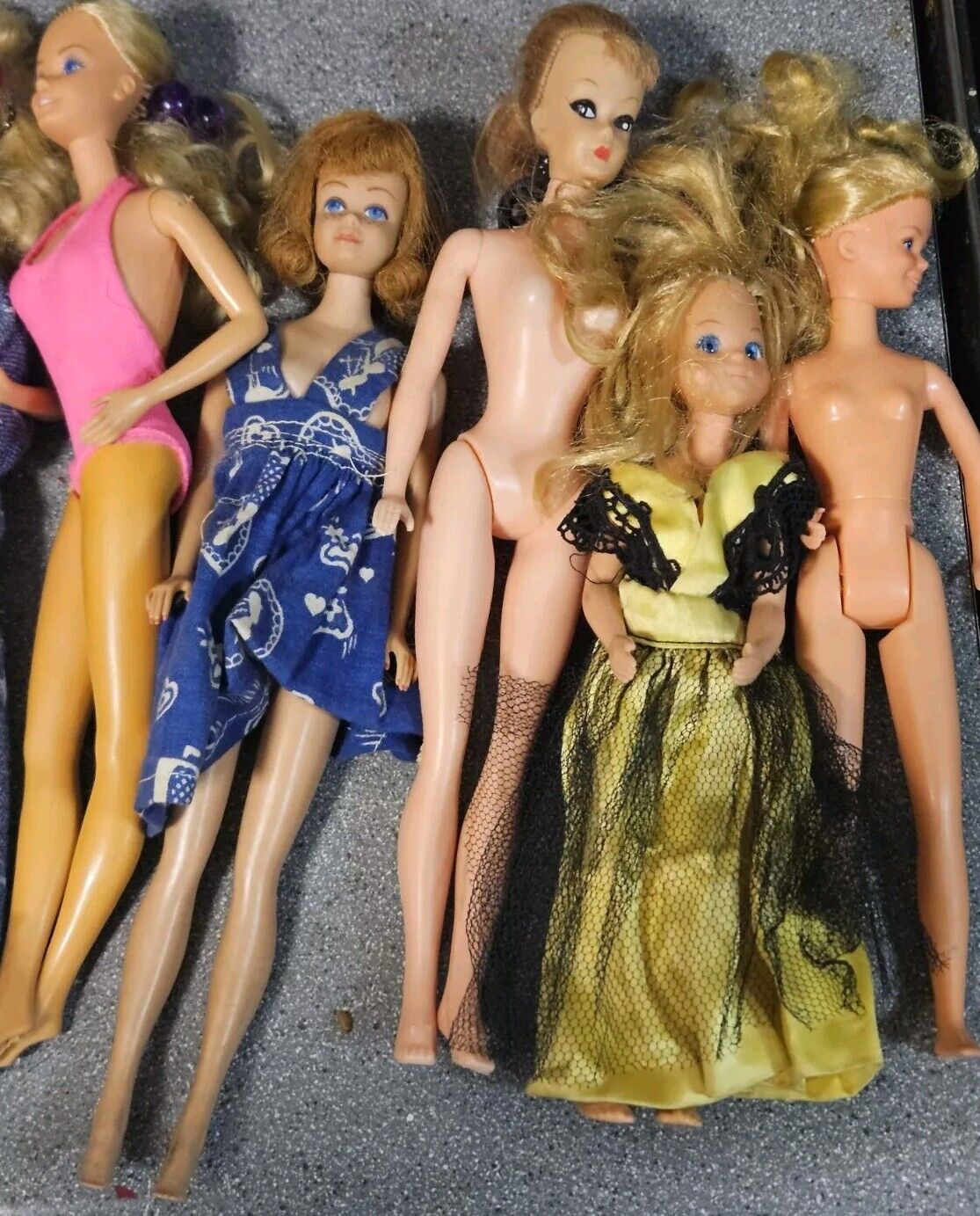 1950s-1980s Huge Barbie Lot, Dolls, Accessories And Clothes - This Is Huge