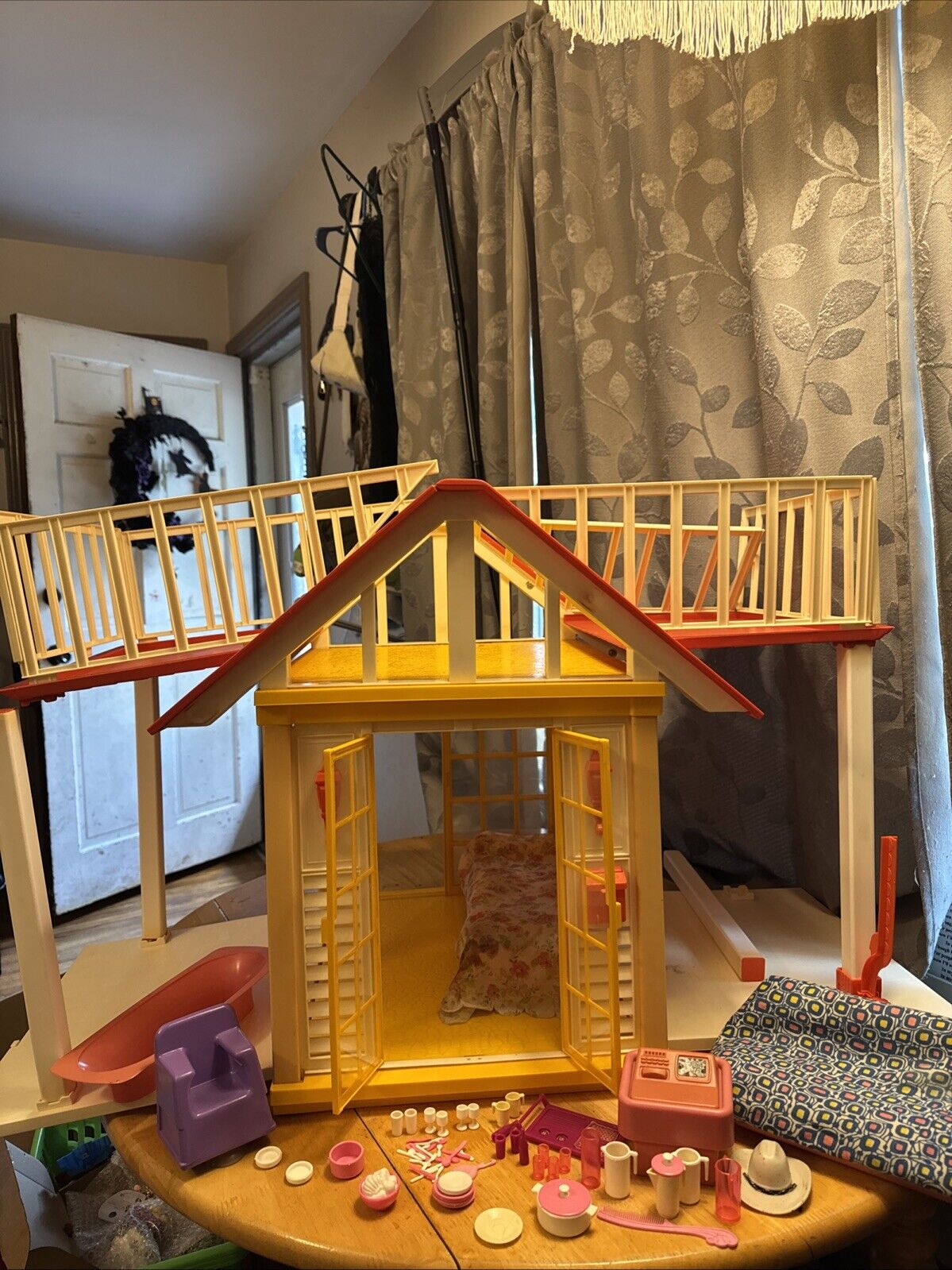 VTG 1982 BARBIE Dream house “A” Frame Cottage W/ Original Furniture & Extras-Des