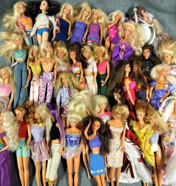 Huge LOT of 35 Vintage 80s 90s Barbie Dolls & Accessories As Is