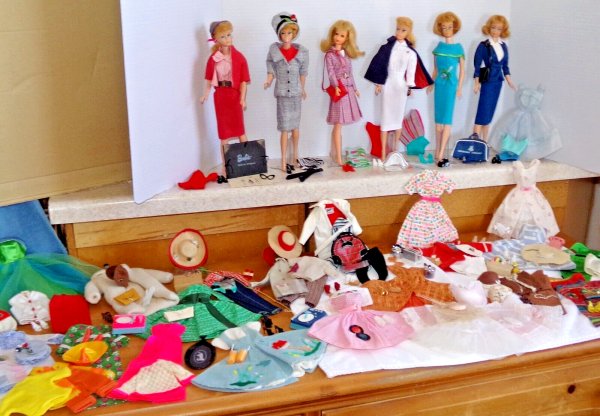 Vtg 60's Barbie - American Girl Ponytails Francie Bubblecut Midge +32 Outfits