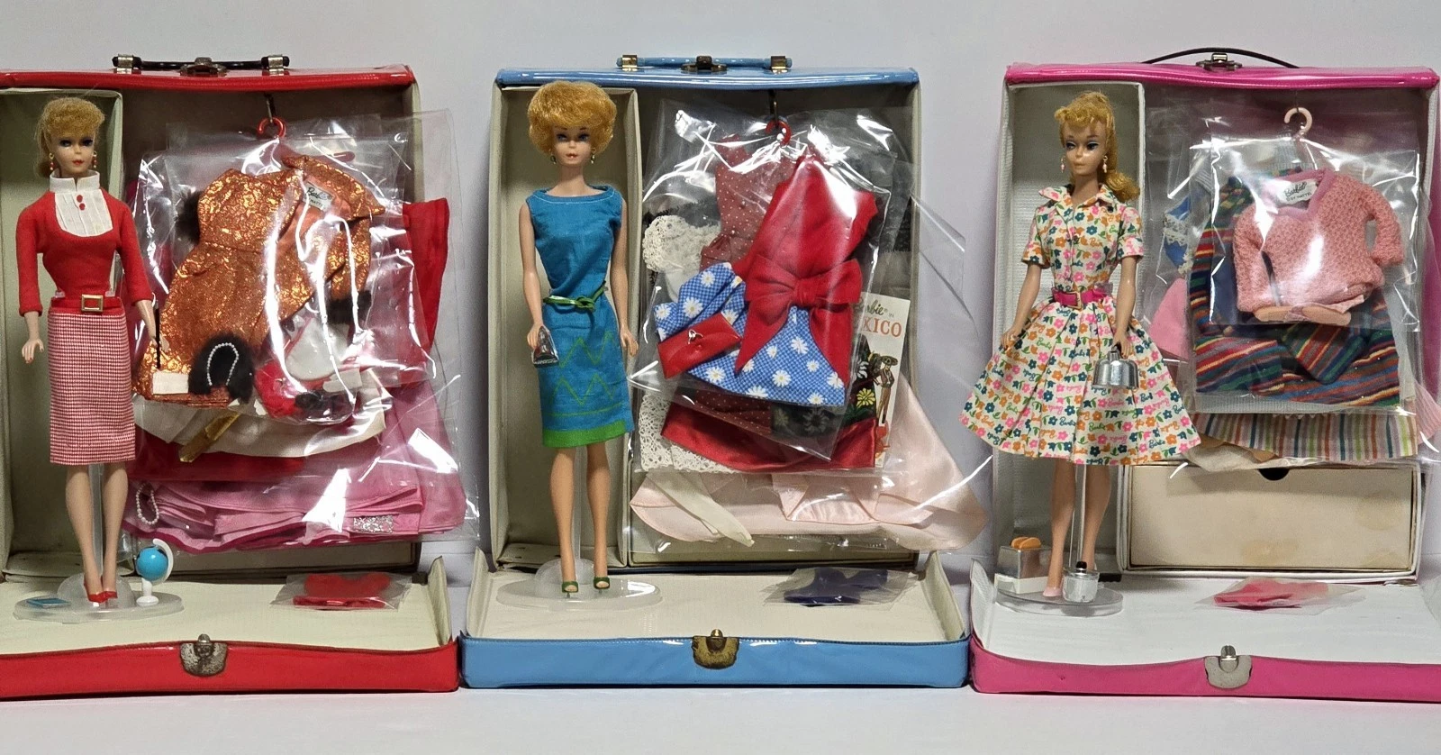 Vintage 1960s Barbie LOT Ponytail & Bubblecut w/Clothes Accessories & Cases