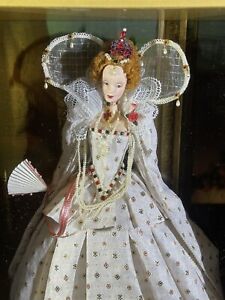 Queen Elizabeth I 2004 Women of Royalty Barbie NRFB In Shipper Gold Label B3425