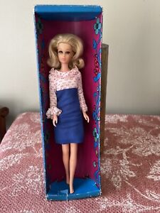 VINTAGE STUNNING  BARBIE FRANCIE NO BANGS  w/ORIGINAL BOX -  EXCELLENT!