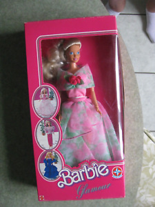 10.50.33   BARBIE GLAMOUR  -  FOREIGN IMPORT FROM BRAZIL - ESTRELA  IN THE 80s