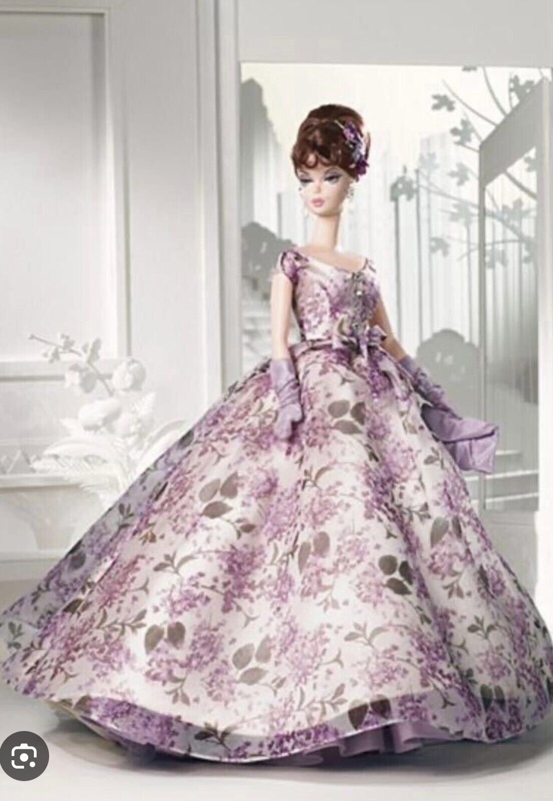 NRFB 2005 *VIOLETTE SILKSTONE BARBIE DOLL* PLATINUM LABEL