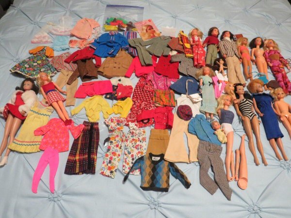 Vintage Barbie Junk Lot with 17 dolls and clothing