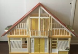 RESERVED VINTAGE 1978 YELLOW MATTEL BARBIE DREAM HOUSE  A FRAME UNASSEMBLED READ