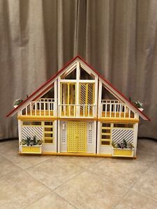 Collectable 1979 Mattel A-Frame Barbie Dream House. 150+ Accessories Furniture