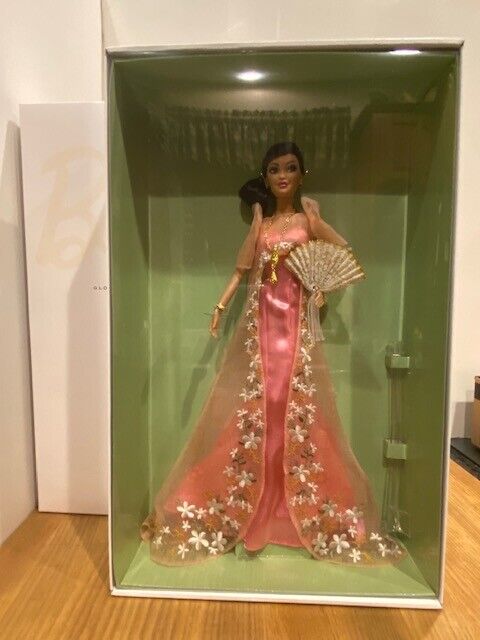 Mutya Filipina Barbie - Global Glamour Gold Label w/Shipper - MINT, NRFB - CGT76
