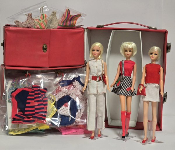 New ListingVtg 1960s Francie Twiggy & Casey Doll LOT w/Original Clothes Accessories & Case