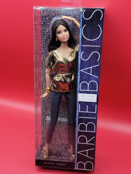 2010 Mattel Barbie Basics Model No. 4 Collection 2.1 Gold Metallic #T7920 NRFB