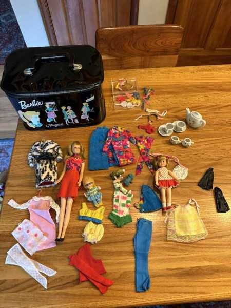 1965 Blonde Francie Scooter Mrs Beasley Lot Clothes Toys w/ Barbie Train Case
