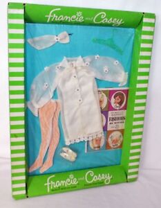 Vintage Cool White Francie NRFB Fashion #1280 Mint MIB