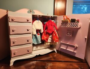 Vintage 1960s Barbie & Midge Suzy Goose QUEEN CHIFFEROBE Doll Dresser Lots More!