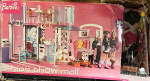 Mattel Barbie Fashion Show Mall 100+ pieces Salon Shoe Display Light up New